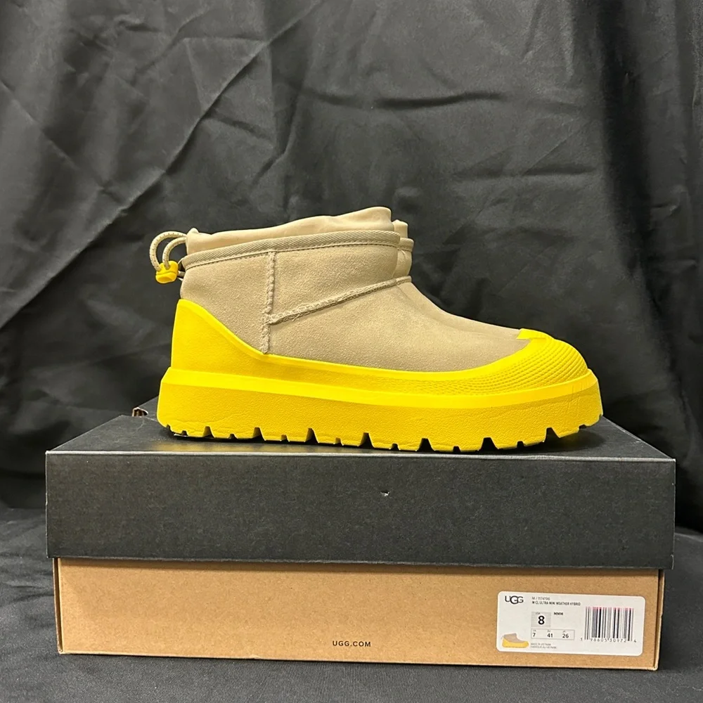 UGG Classic Ultra Mini Weather Hybrid Men Size 8‎